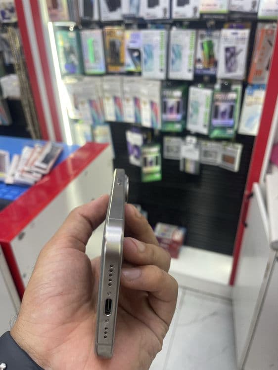 Iphone 15 pro 128gb — 4