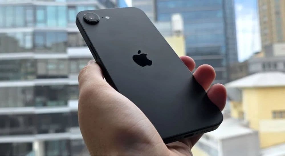 Iphone 16e 128gb у Артура в магазине Б17 Hofmann на малике — 2