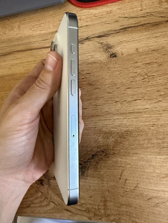 Iphone 15 Pro white titanium 128gb — 6
