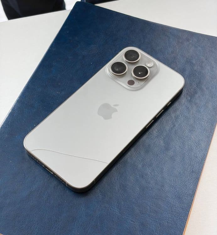 Apple iphone 15 pro — 1