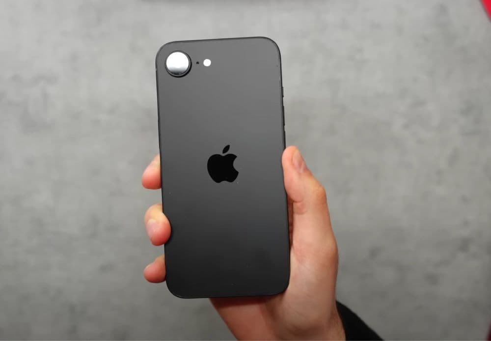 Новый Apple IPhone 16e • Телефон • — 4
