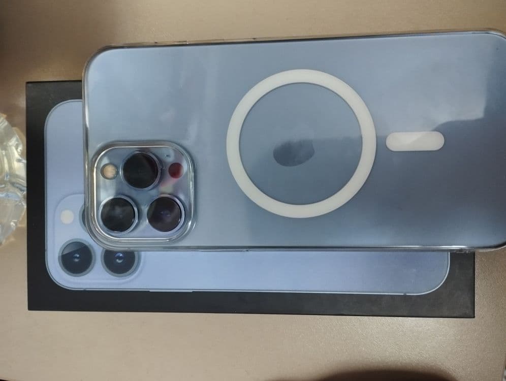 iPhone 13 Pro Max — 1