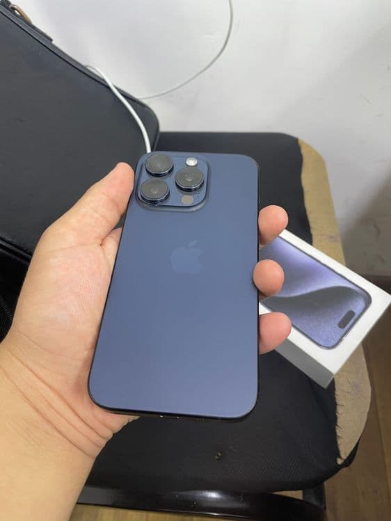 Iphone 15pro 256gb — 1