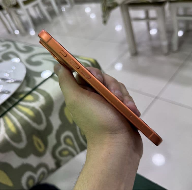 Iphone 17 pro 256 gb orange — 3