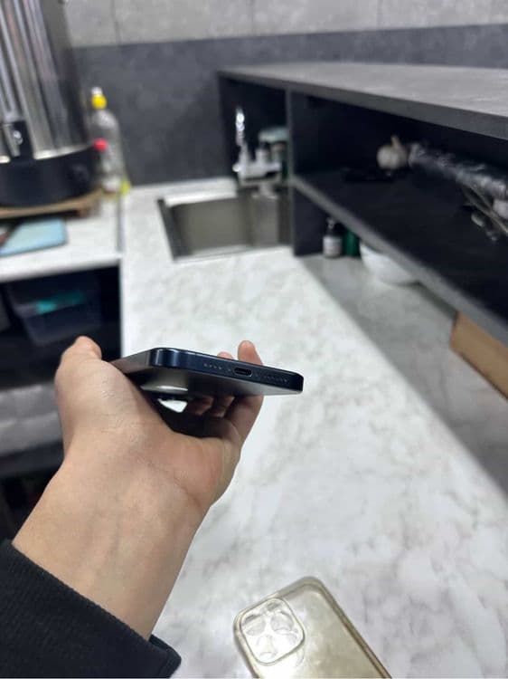 Iphone 15 pro max — 4