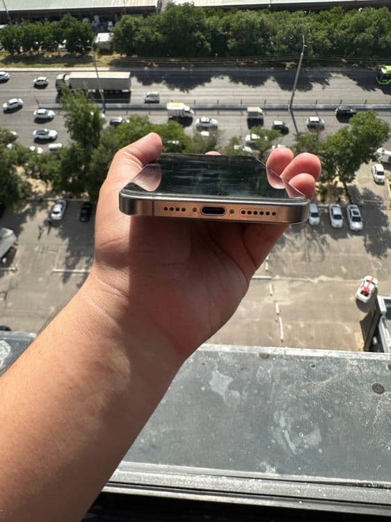 Iphone 15 Pro Max — 3