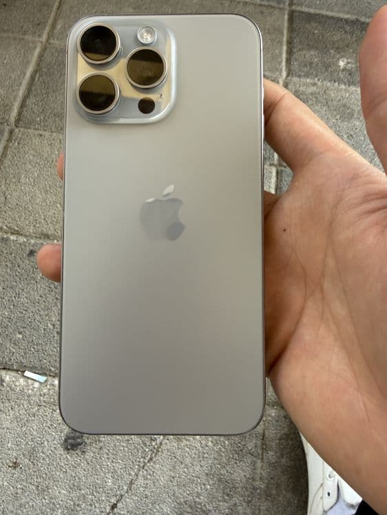 iPhone 15 pro max sotiladi — 1
