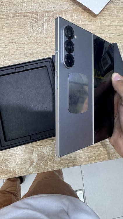 Samsung Z fold 6 — 2