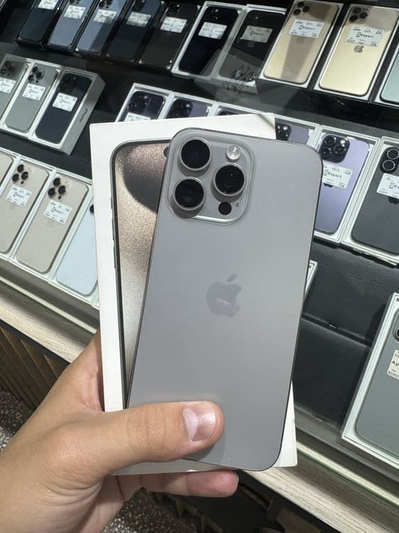 iPhone 15 pro Max — 1