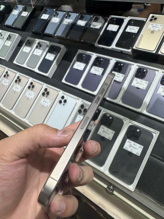 iPhone 15 pro Max — 2
