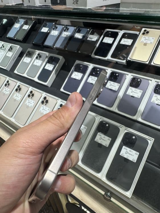 iPhone 15 pro Max — 4