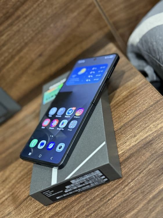 Samsung Galaxy Z Flip 7 12/256 ГБ, черный — 5