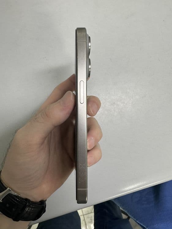 Iphone 15 pro 256gb — 2