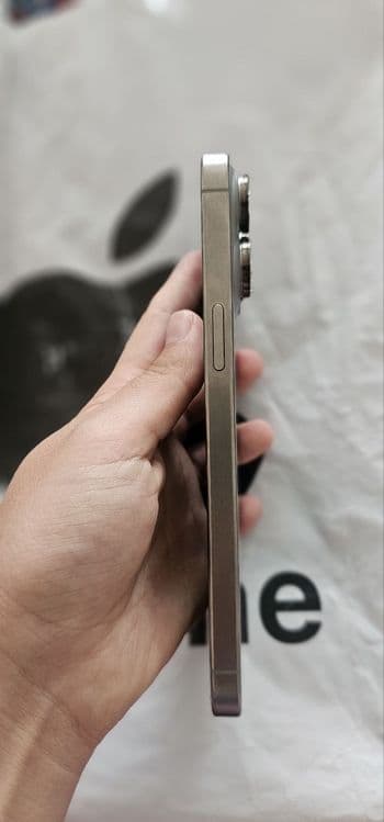 Iphone 15 pro max — 4