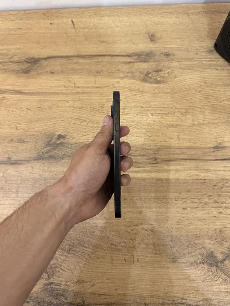iPhone 16 Pro Max 256GB — 3
