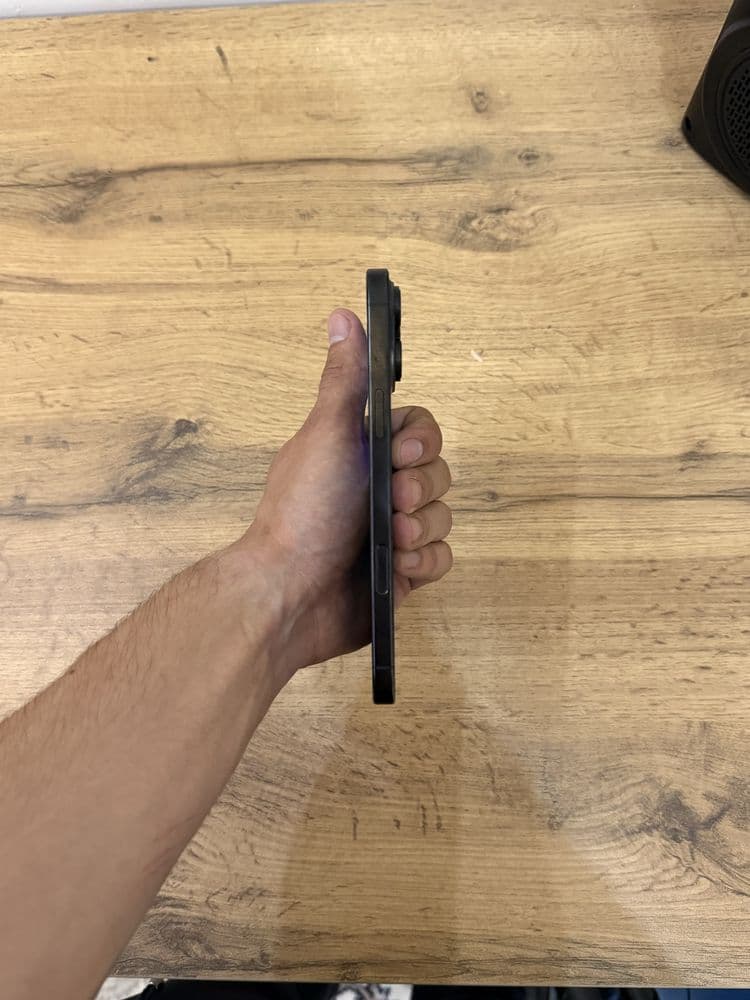 iPhone 16 Pro Max 256GB — 4
