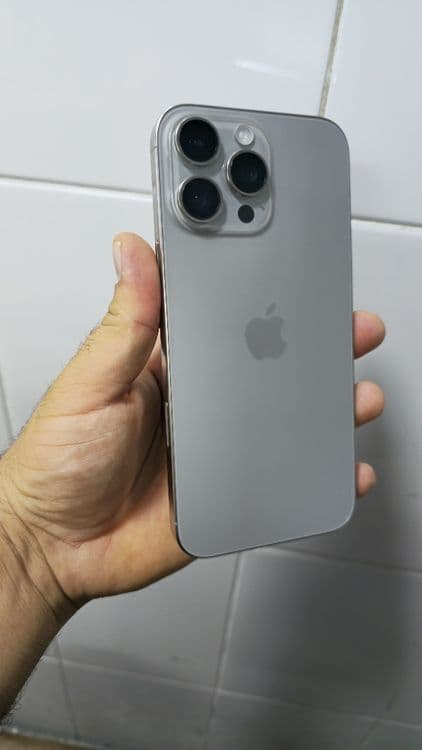 Iphone 16 pro Max — 1