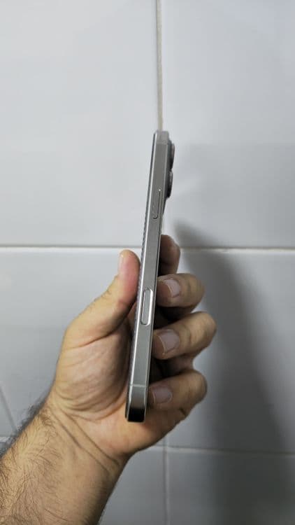 Iphone 16 pro Max — 4