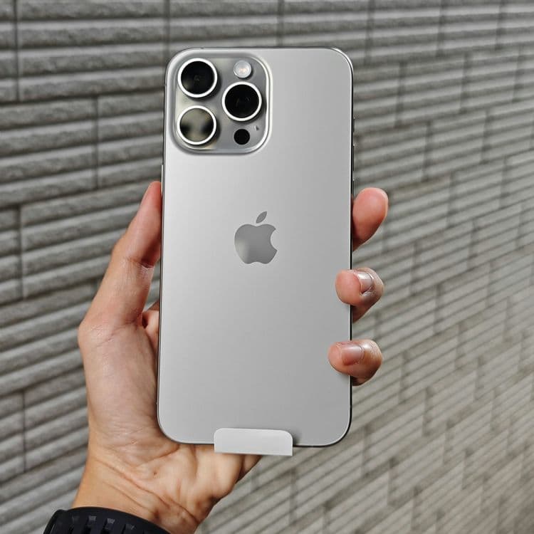 Iphone 15 Pro Max (e.sim) LLA — 5