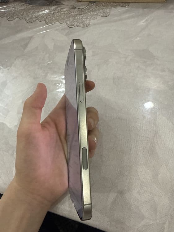 Iphone 16 pro max titanium — 3
