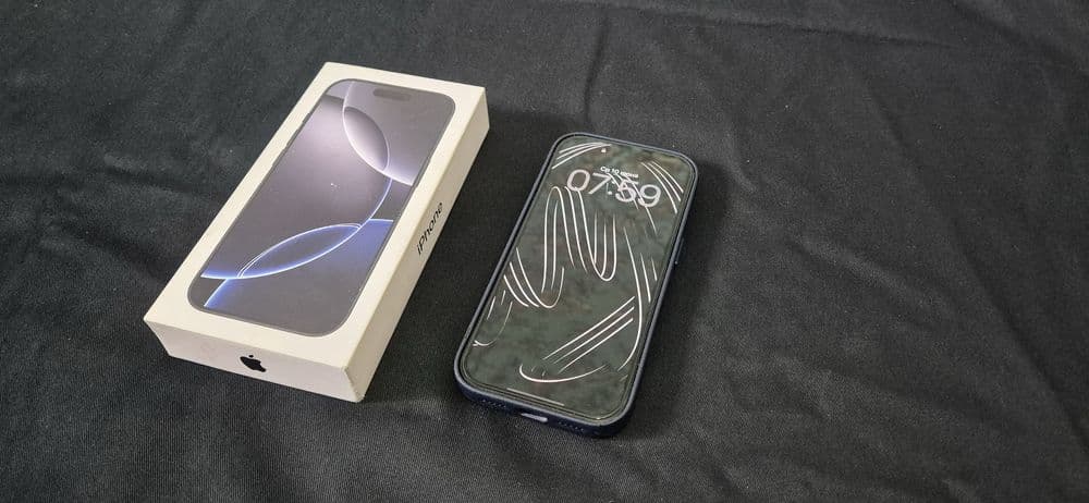 Iphone 16 pro 17 pro qilingan 256 GB — 1