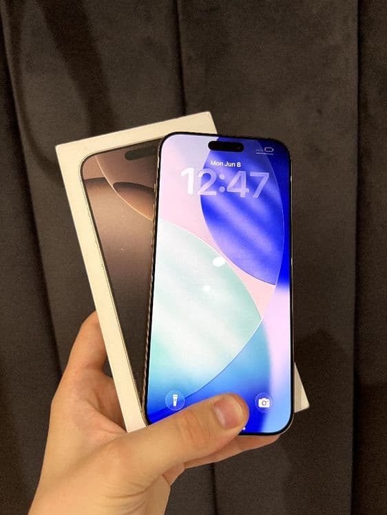 Iphone 16 pro max 900$ — 1