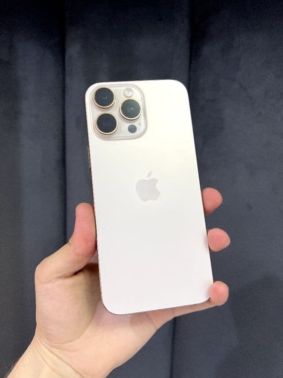 Iphone 16 pro max 900$ — 2