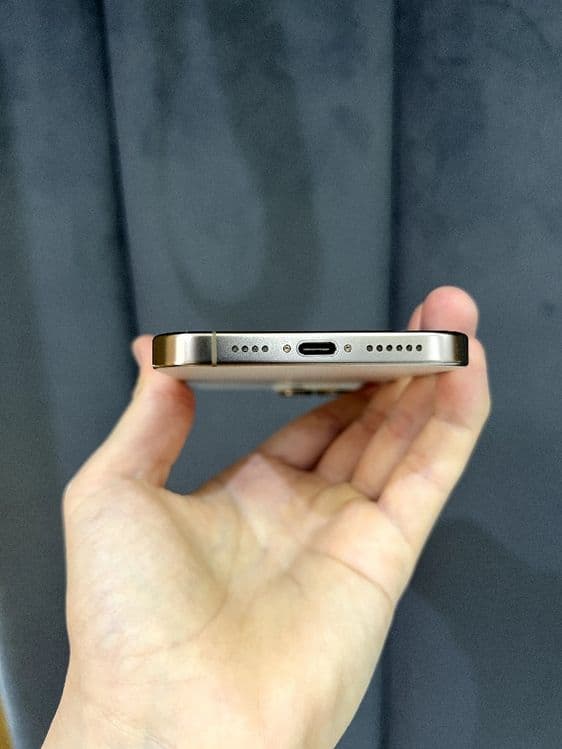 Iphone 16 pro max 900$ — 3