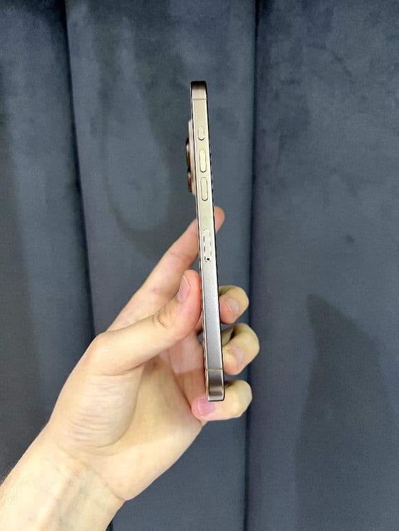 Iphone 16 pro max 900$ — 4