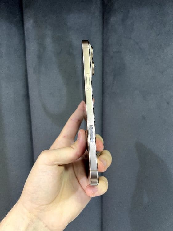 Iphone 16 pro max 900$ — 5
