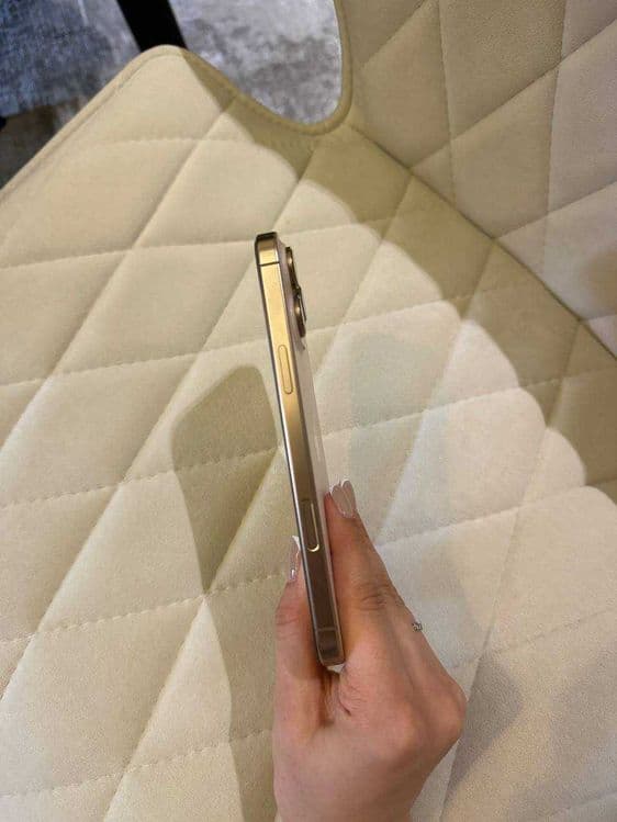 Iphone 16 PRO MAX — 4