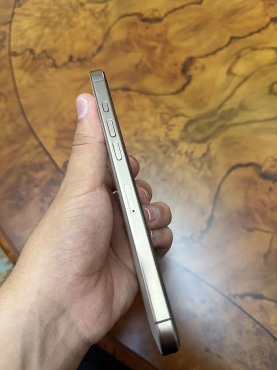 Iphone 16 Pro Max — 4