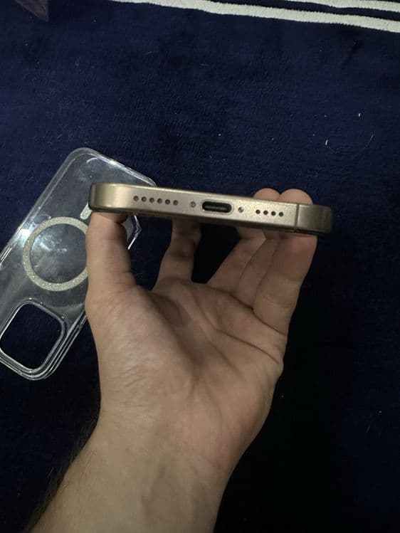 Iohone 16 pro max desert — 6