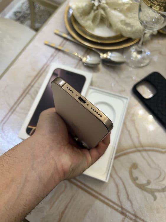 Iphone 16 pro max srochna — 3