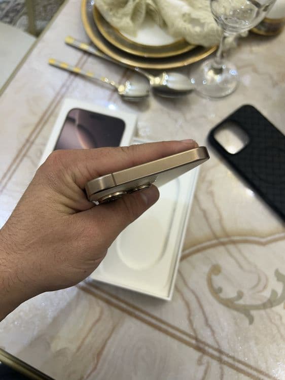 Iphone 16 pro max srochna — 5