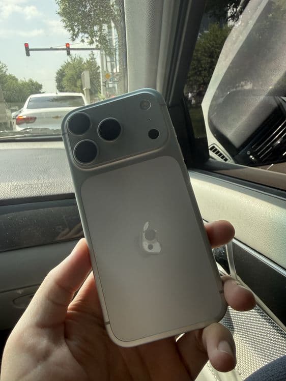 Iphone 17 pro 256gb — 1