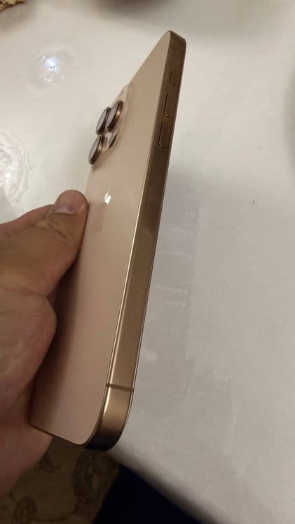 Продается  IPHONE 16 PRO MAX — 3