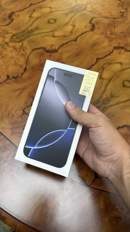 Iphone 16 pro max black — 1