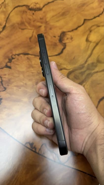 Iphone 16 pro max black — 5