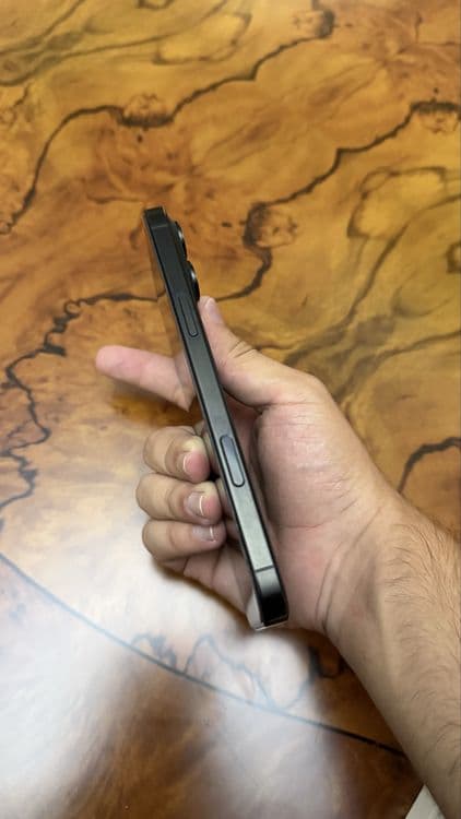 Iphone 16 pro max black — 6