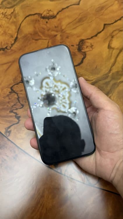 Iphone 16 pro max black — 7