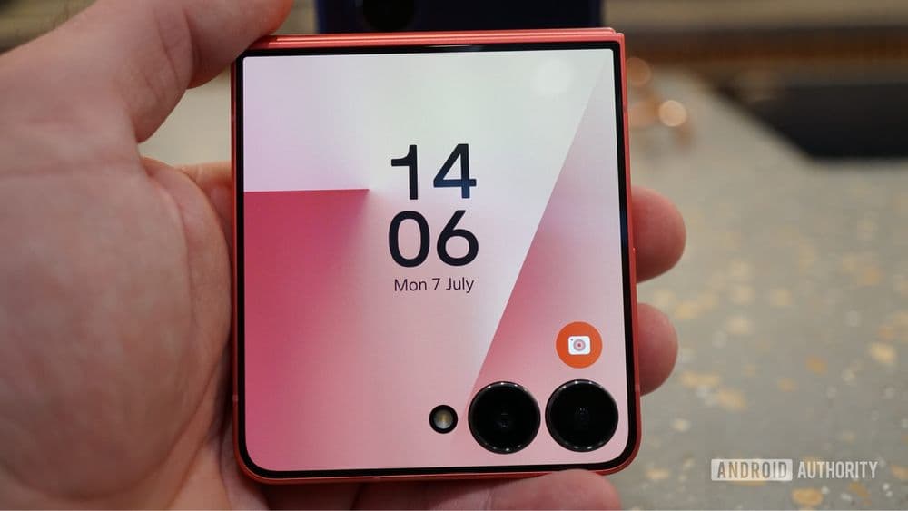 Z Flip 7 256GB Coral Red — 4