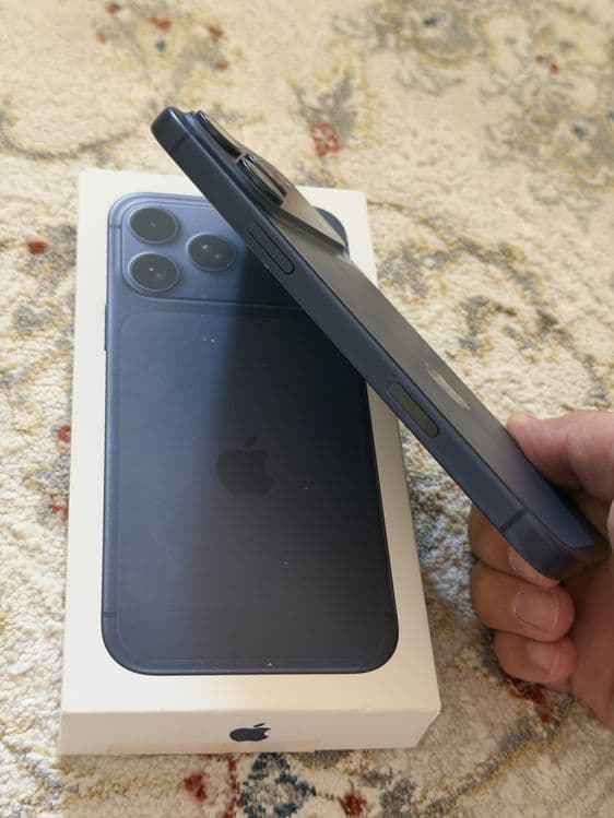 iPhone 17 Pro Max 256gb Blue — 2