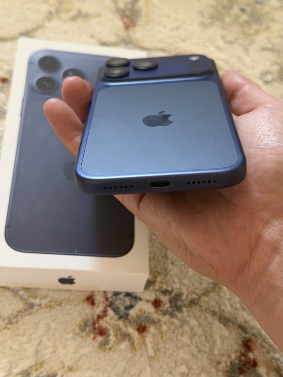 iPhone 17 Pro Max 256gb Blue — 5