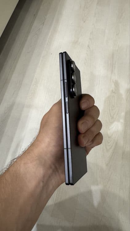 Samsung Galaxy Z Fold 7 — 4