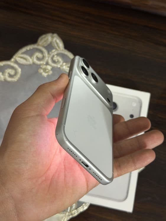 Iphone 17 Pro Max — 5