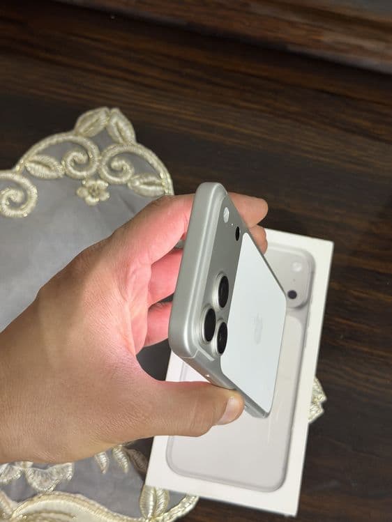 Iphone 17 Pro Max — 6