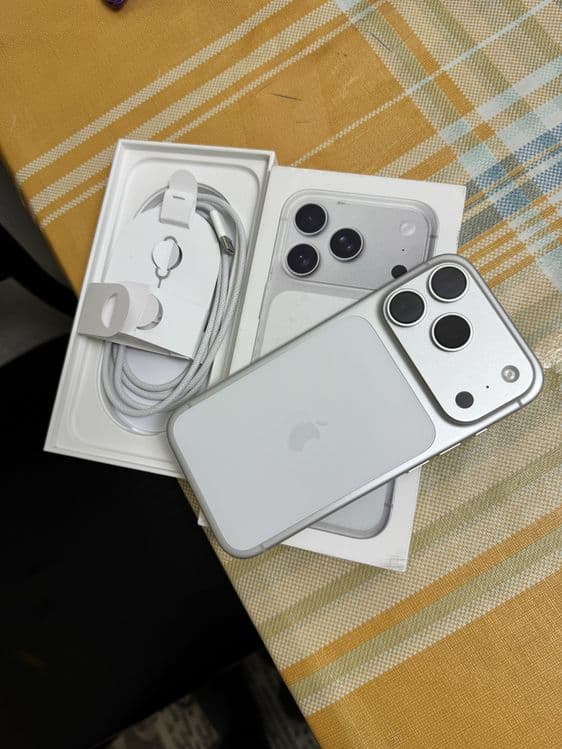 17 pro silver 256 tali 100% yomkist sim+esim — 2