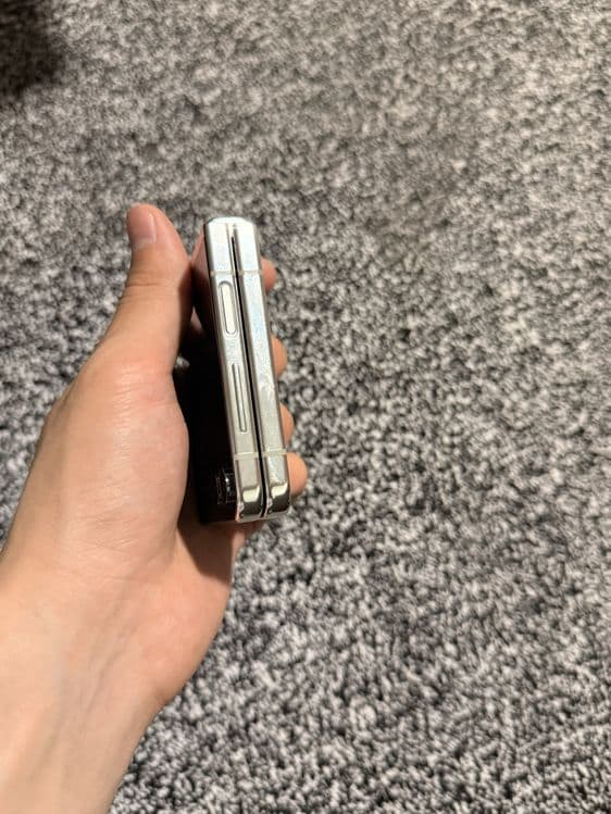 Samsung Z Flip 5 Yevro — 3