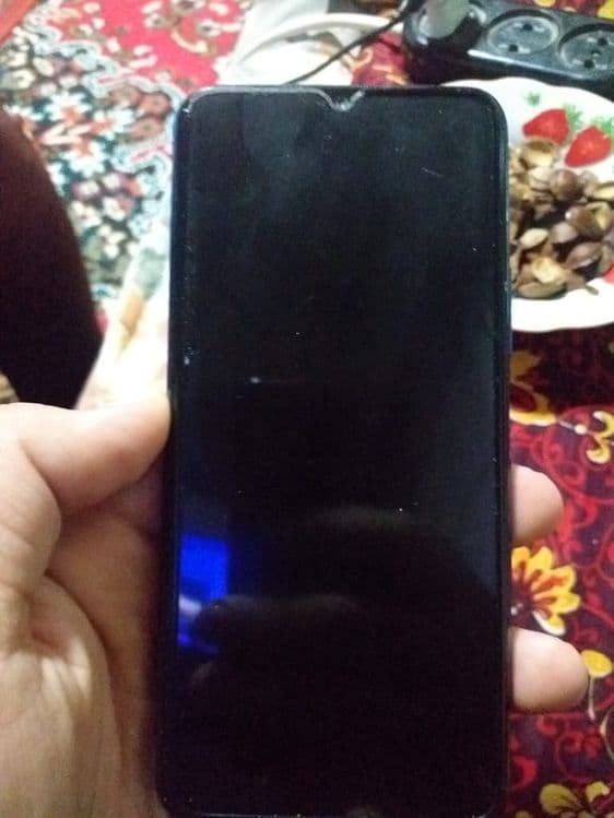 Telfon sotiladi 900 ming — 1